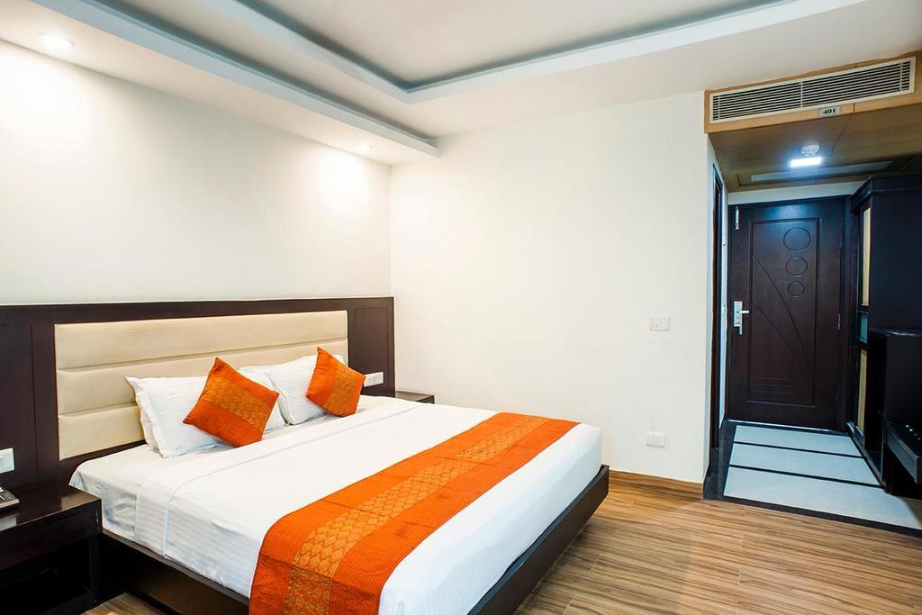 Hotel Orbit 34 Chandīgarh Екстериор снимка